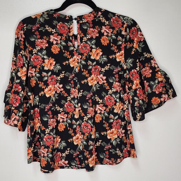 Urban Romantics Floral Blouse ruffle sleeves Size Small - Picture 2 of 5